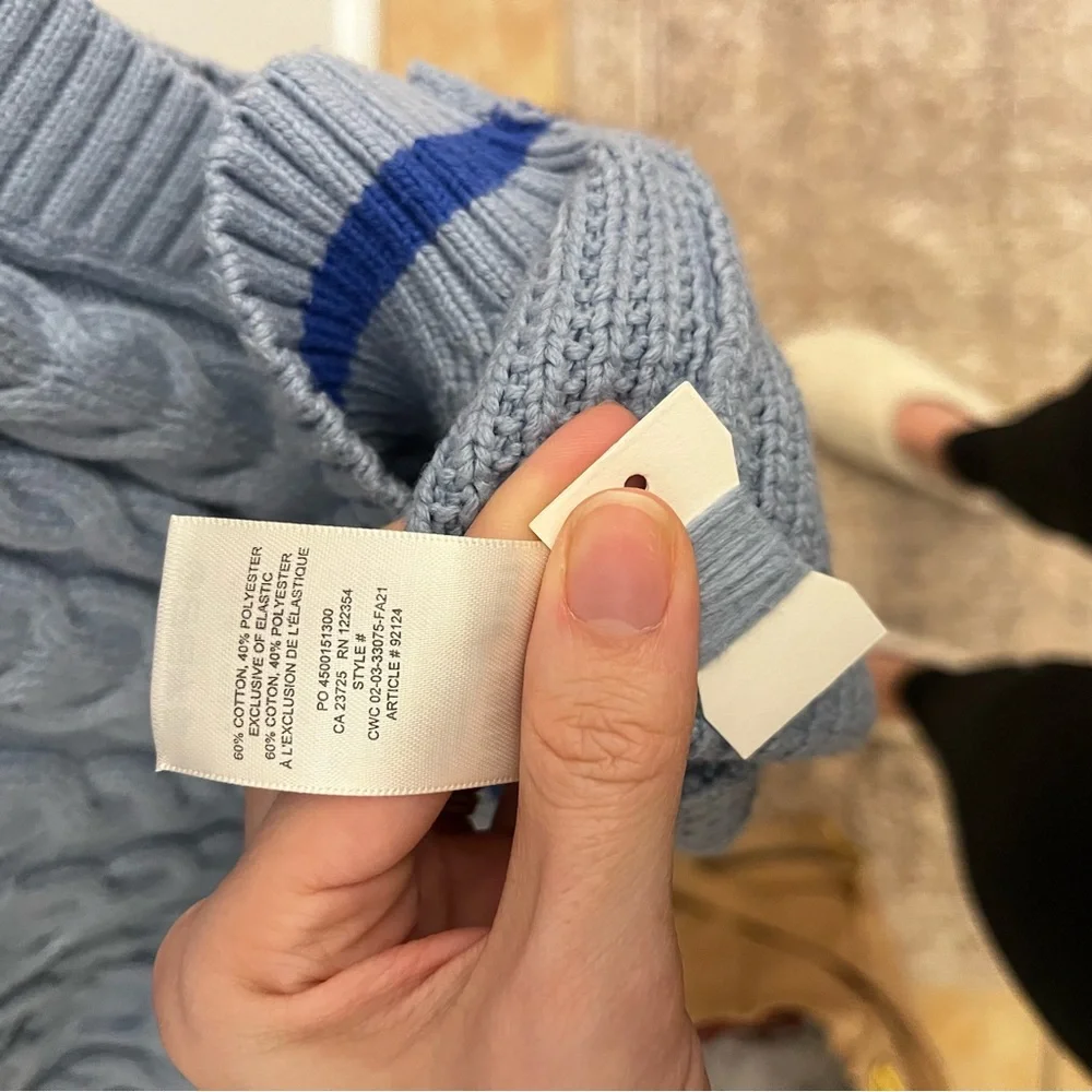 Aritzia Sunday Best Cable Knit Collegiate V-Neck Sweater Vest M - Picture 4 of 5